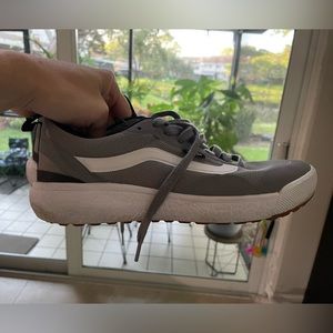 Vans UltraRange Exo Low Top Sneakers Frost Gray 721356 Size 8/ 9.5 Women's